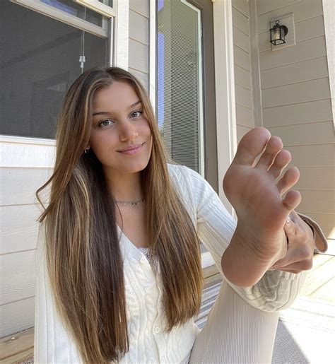 Lesbian Foot Domination Porn Videos 